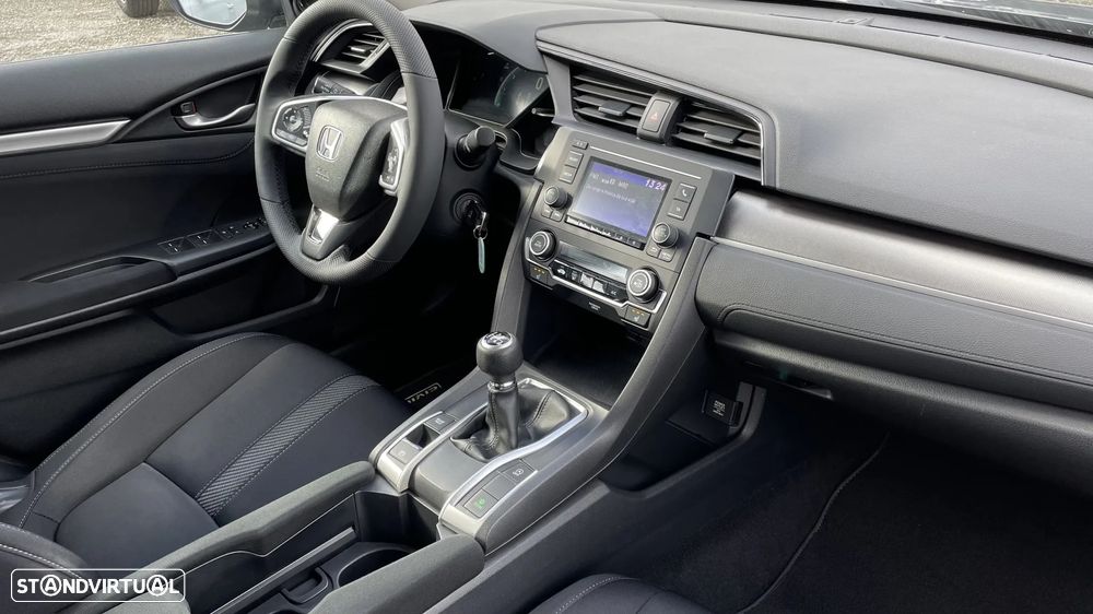 Honda Civic 1.5 i-VTEC Comfort - 12