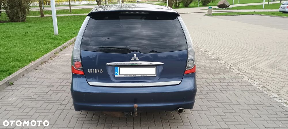 Mitsubishi Grandis 2.4 Motion - 5