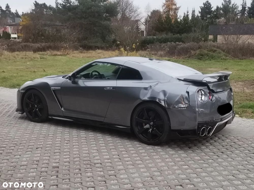 Nissan GT-R - 18