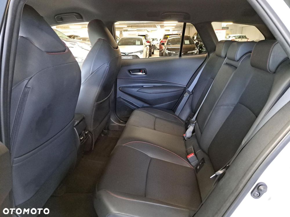 Toyota Corolla 2.0 Hybrid GR Sport Dynamic - 33