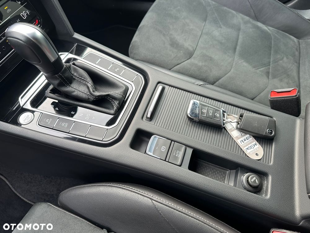 Volkswagen Arteon 2.0 TDI SCR DSG R-Line - 25