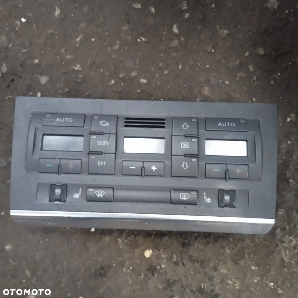Panel nawiewu A4 8E0820043A - 1