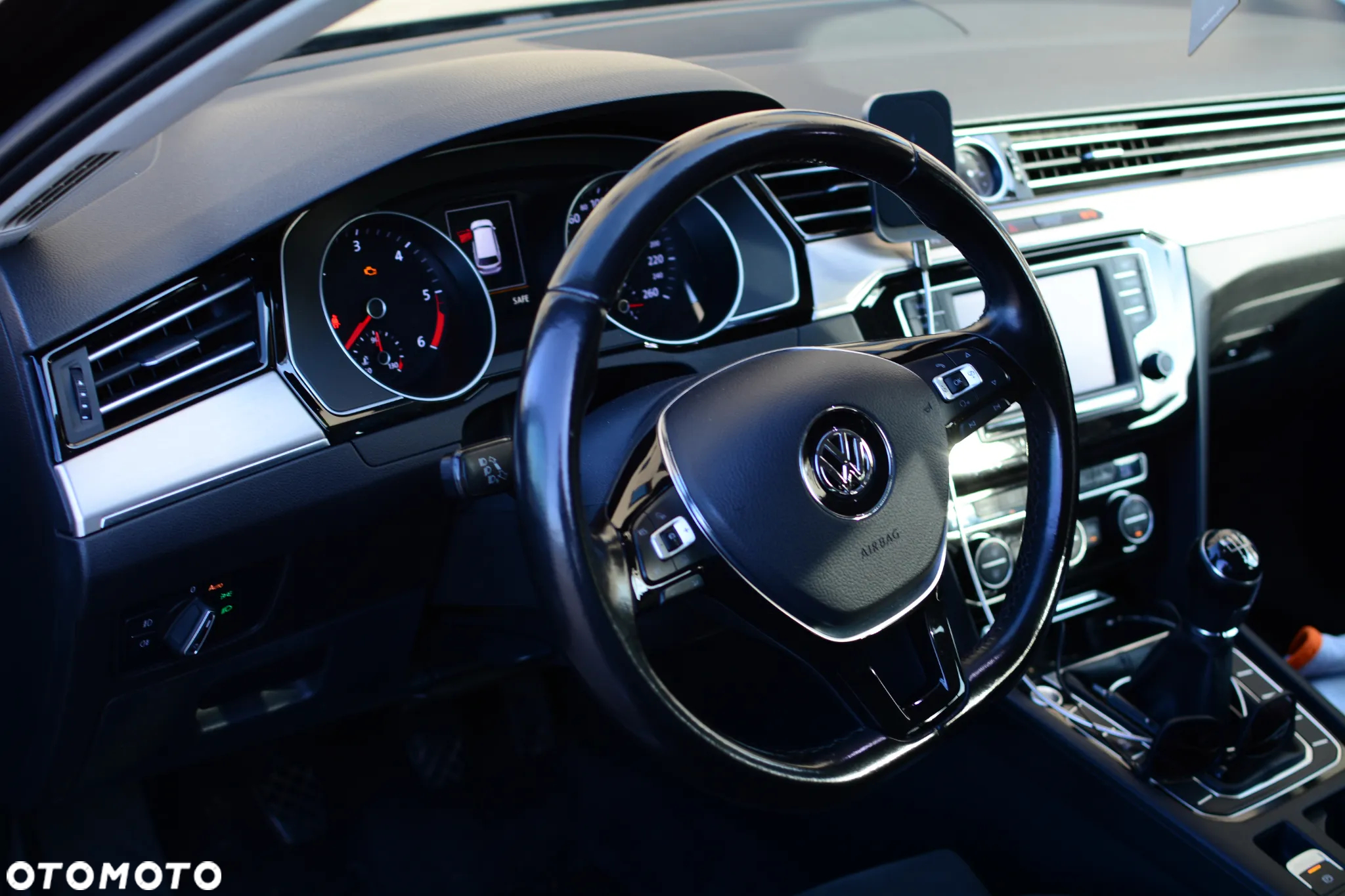 Volkswagen Passat 2.0 TDI BMT Highline - 38