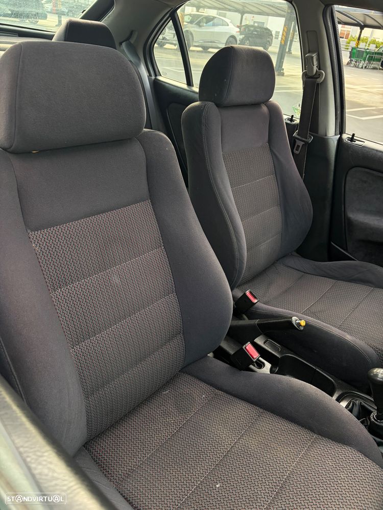 Honda Civic 1.4i - 5