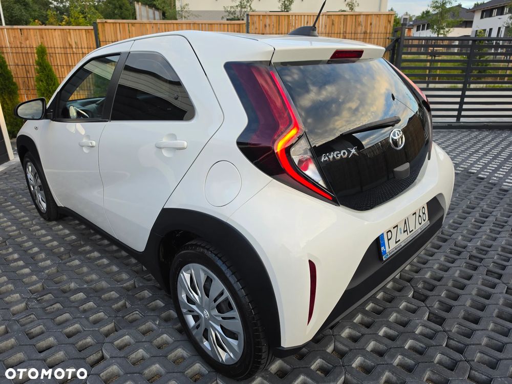 Toyota Aygo X Black&White - 6