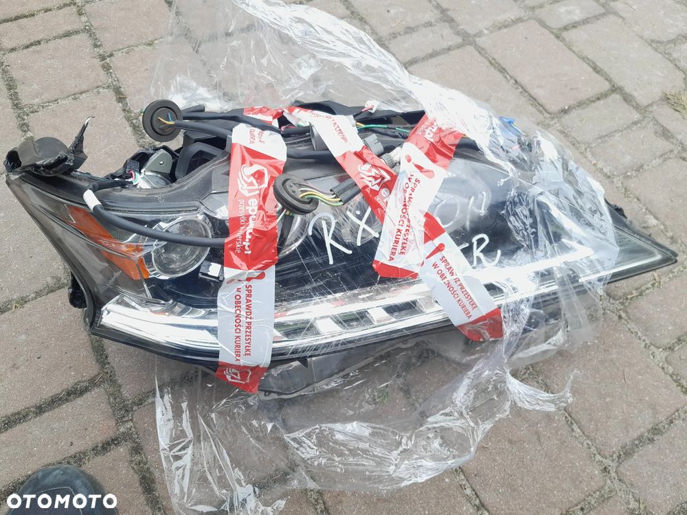 Lampa Przód Lexus RX450H, 12-15R LIFT, lewa,prawa uszkodzona na części - 2