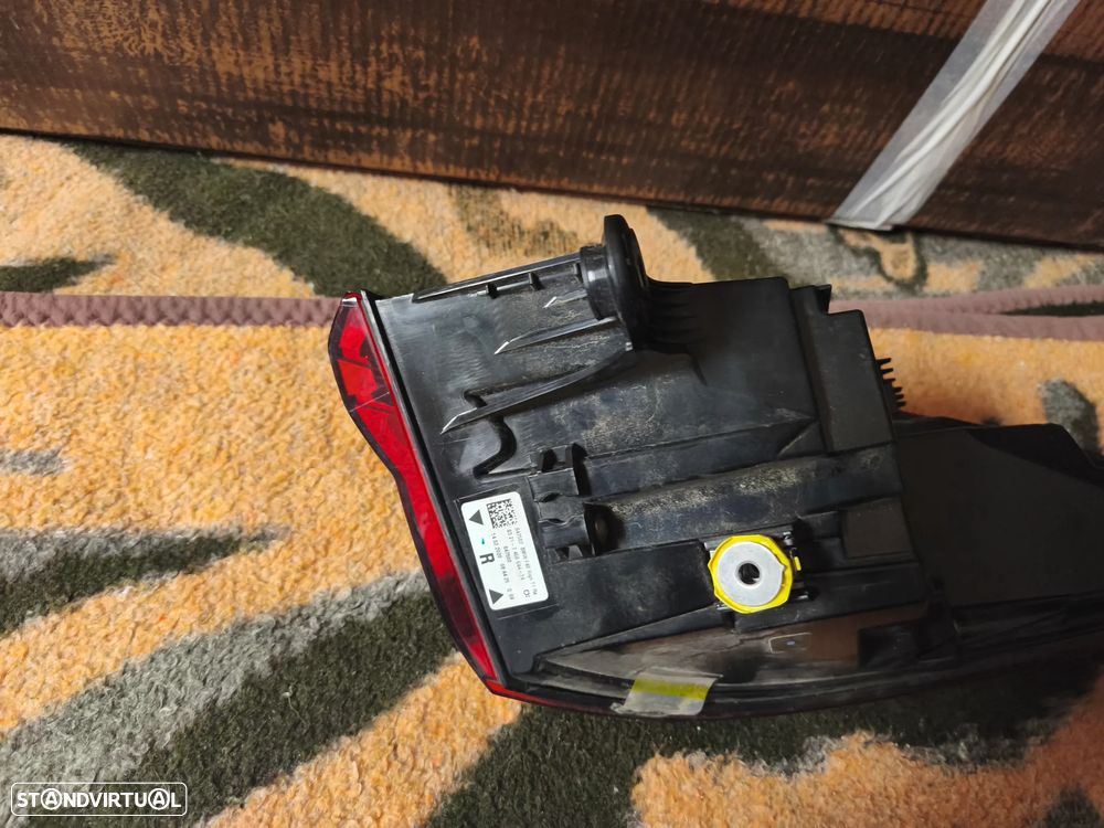 Farolim traseiro direito led BMW F40 - 5