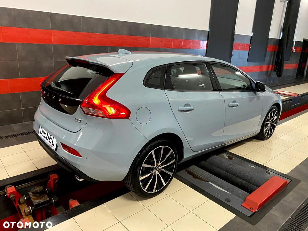 Volvo V40 D3 Summum - 9