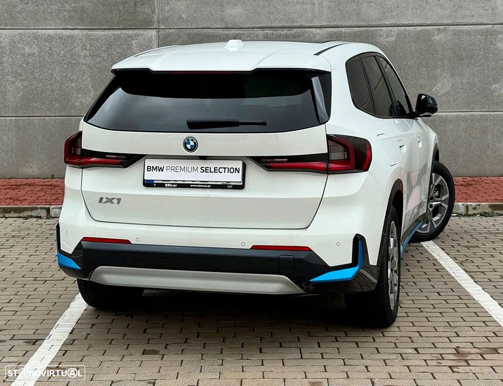 BMW iX1 xDrive30 xLine - 4