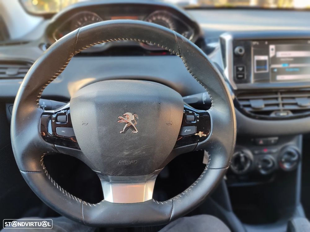 Peugeot 208 1.2 VTi Active - 4