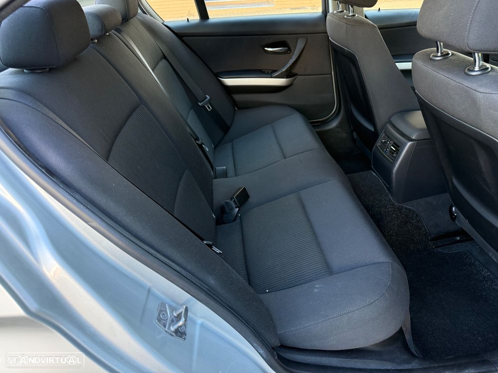 BMW 318 d Navigation - 17