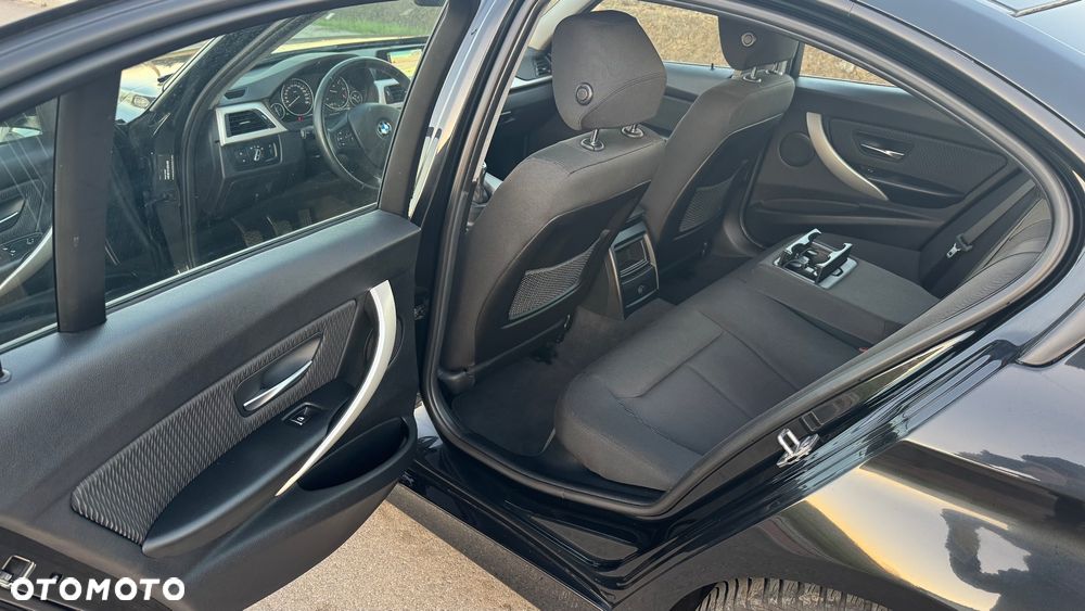 BMW Seria 3 316d Sport Line Shadow - 15