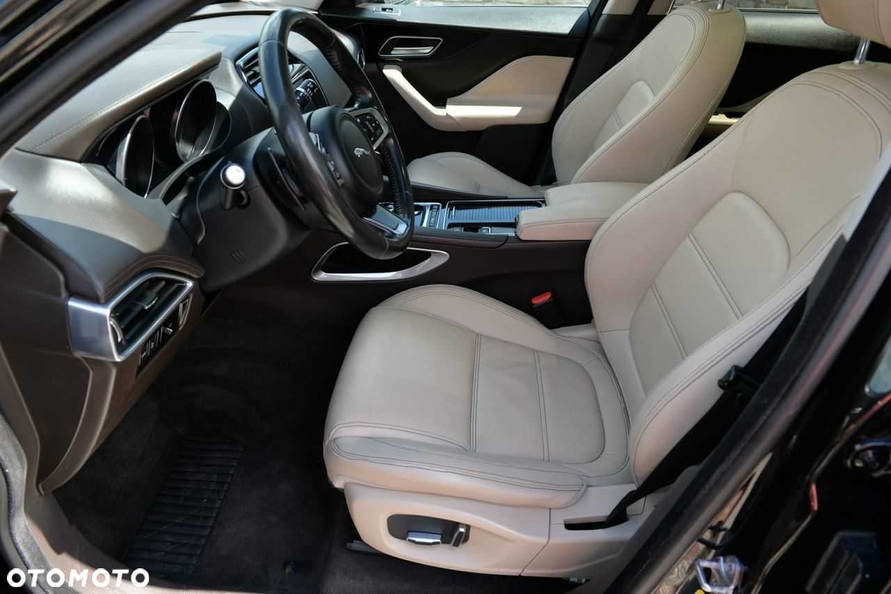 Jaguar F-Pace - 9
