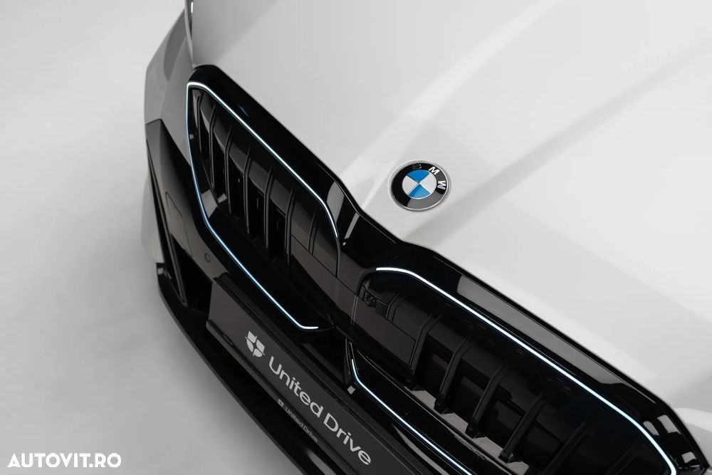 BMW Seria 5 520i AT MHEV - 6