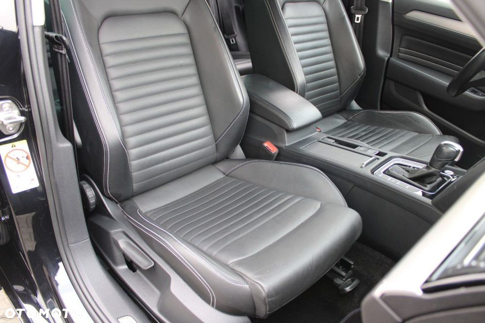 Volkswagen Passat - 19