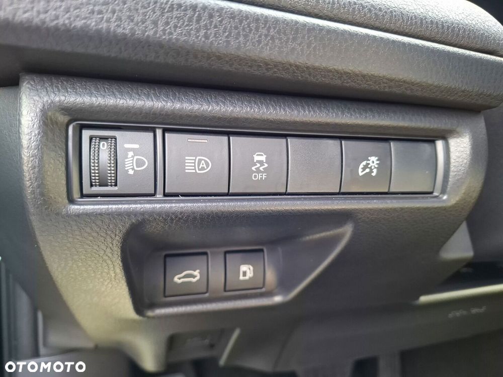 Toyota Camry - 21