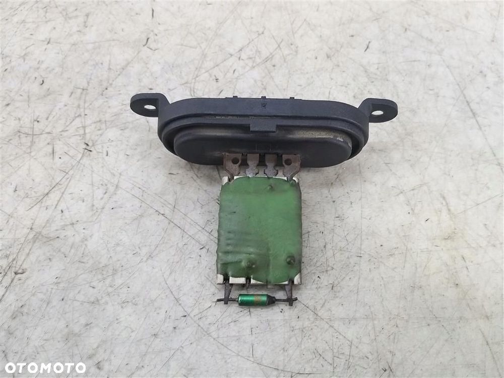 Rezystor dmuchawy NAWIEWU VW Transporter T5 2003-2009  PA66GB20GF10 - 1