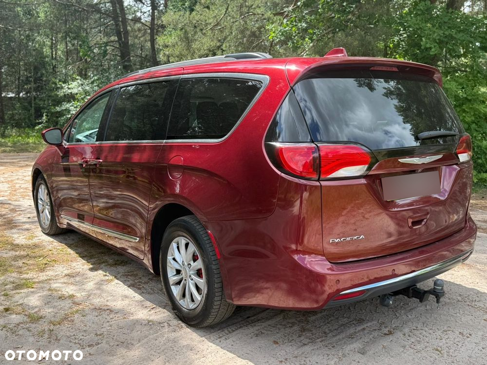 Chrysler Pacifica - 15