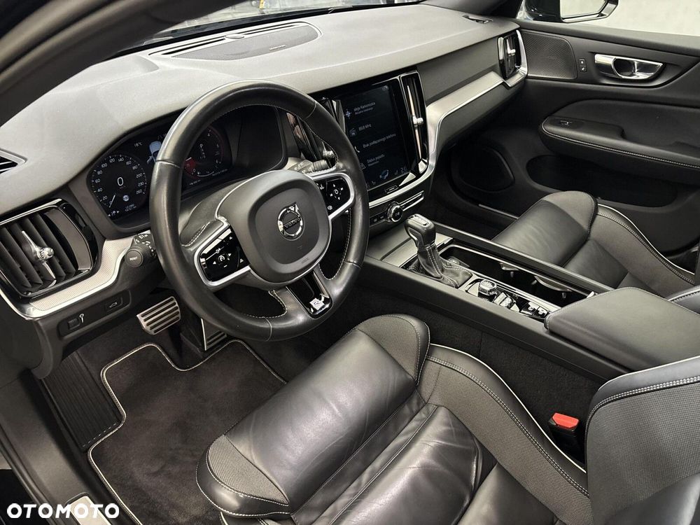 Volvo V60 D4 R-Design - 10