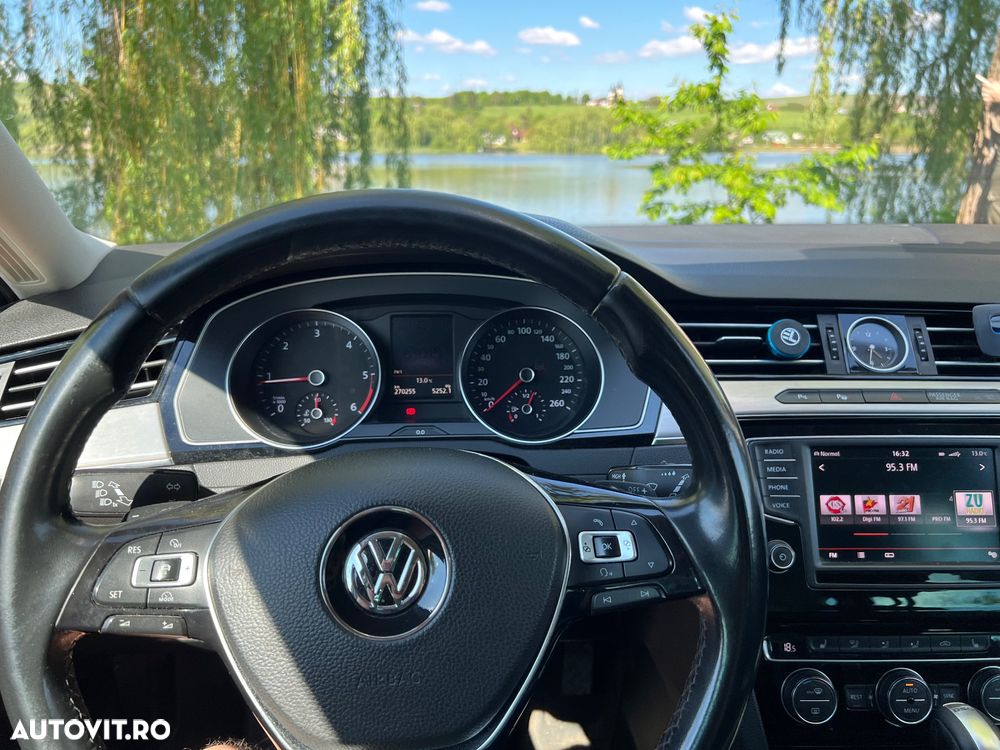 Volkswagen Passat 2.0 TDI DSG 4Motion Highline - 12