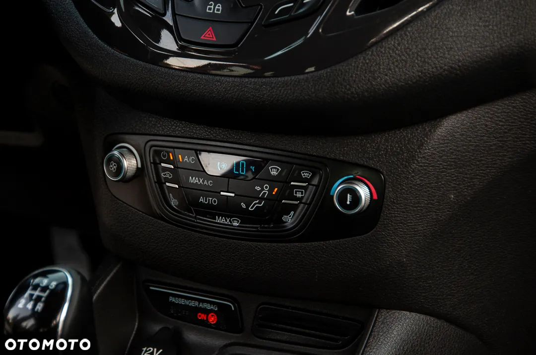 Ford Tourneo Courier 1.0 EcoBoost S&S Trend - 22