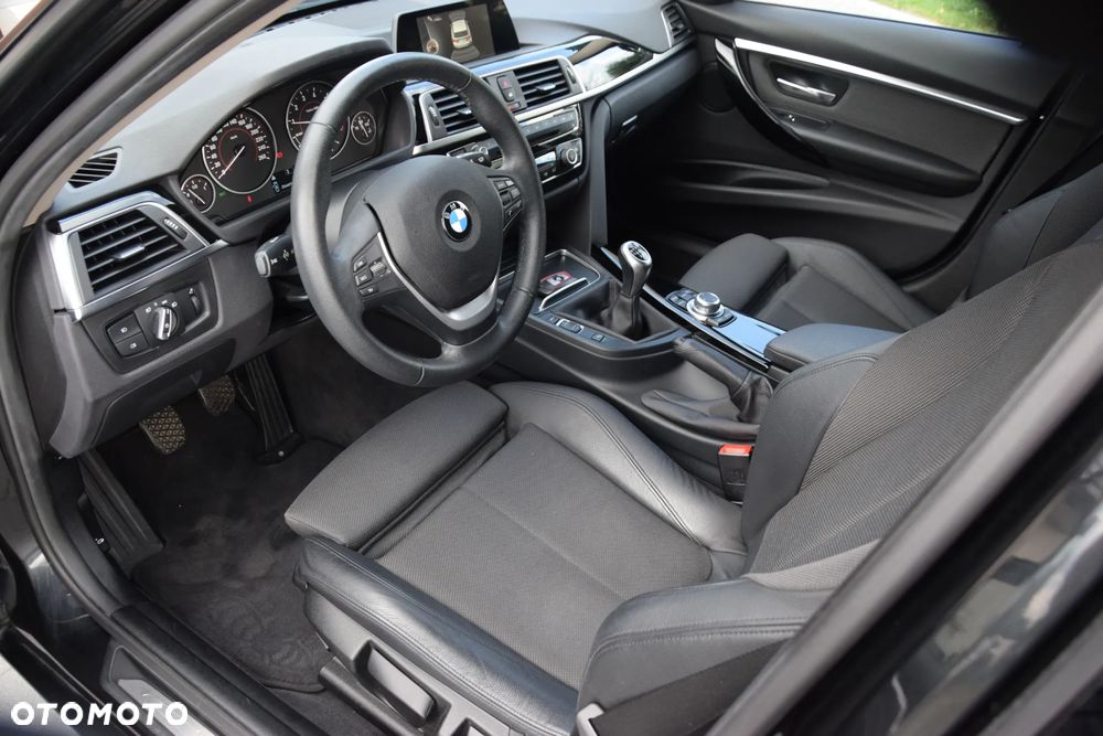 BMW Seria 3 320i Touring Sport Line - 2
