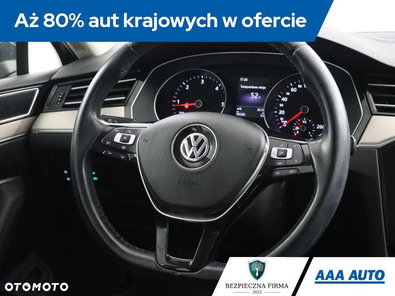 Volkswagen Passat - 22