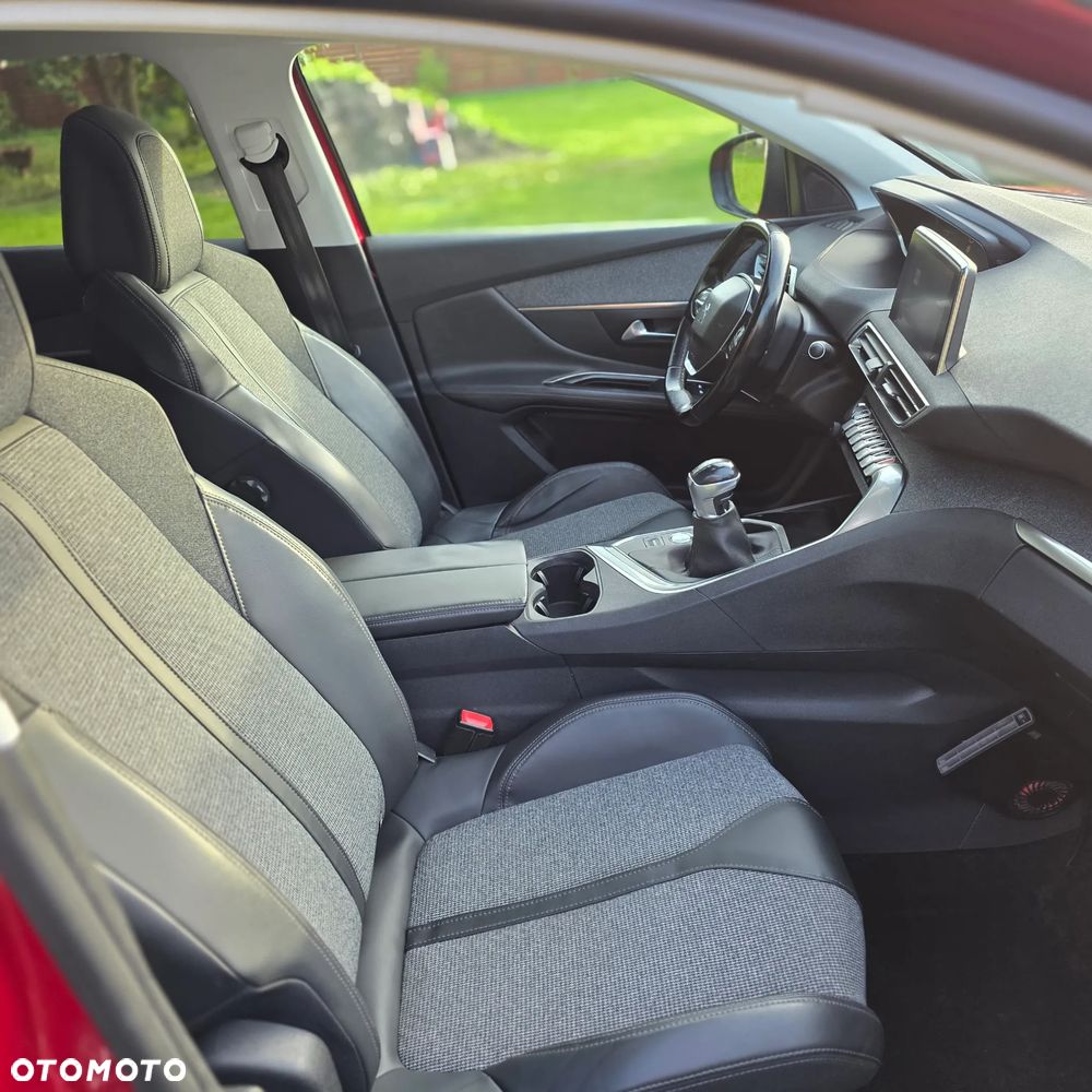 Peugeot 3008 PureTech 130 Stop & Start GPF Allure Business-Paket - 22