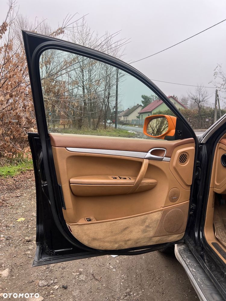 Porsche Cayenne - 33