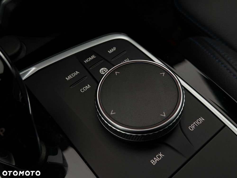 BMW Seria 2 220i M Sport - 25