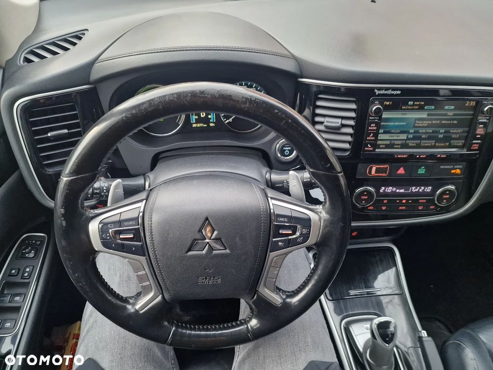 Mitsubishi Outlander 2.0 Intense + NAVI 2WD EU5 CVT - 16