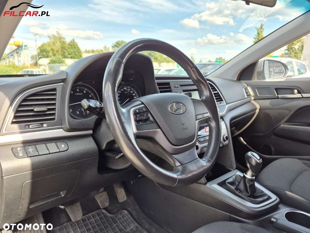 Hyundai Elantra - 6