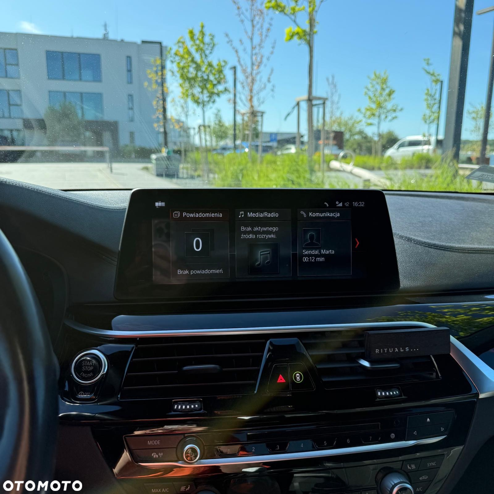 BMW Seria 5 540i xDrive Luxury Line - 17
