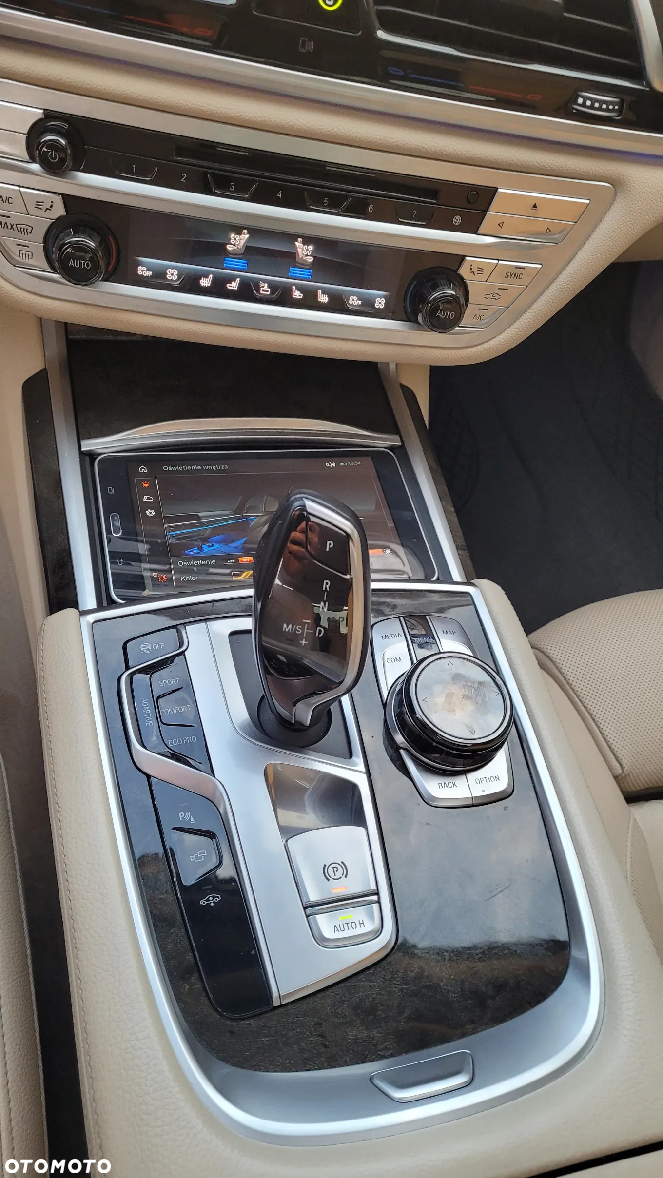 BMW Seria 7 740Li - 29