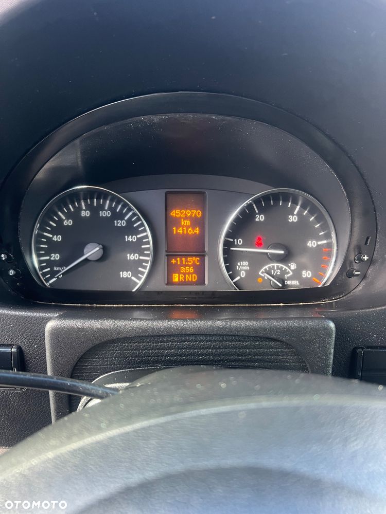 Mercedes-Benz Sprinter - 10