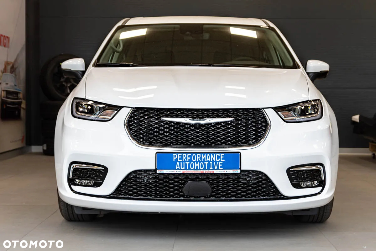 Chrysler Pacifica - 8