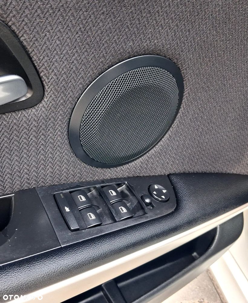 BMW Seria 3 318d DPF Edition Lifestyle - 32
