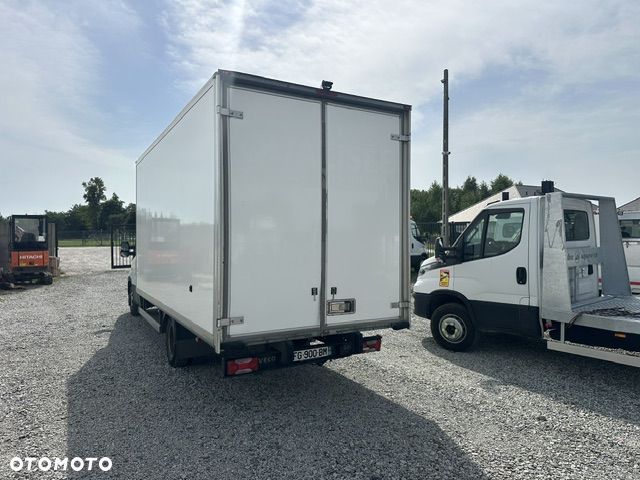 Iveco 35C18 hi-matic 5 metrów - 4