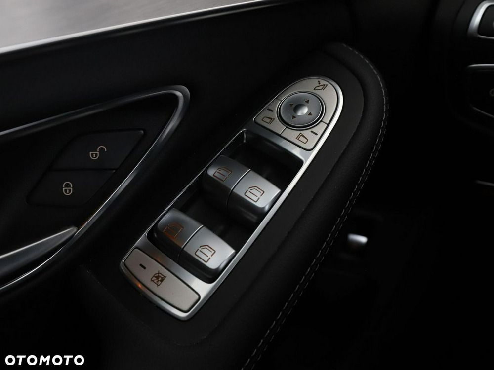 Mercedes-Benz Klasa C 200 4Matic 9G-TRONIC Avantgarde - 38