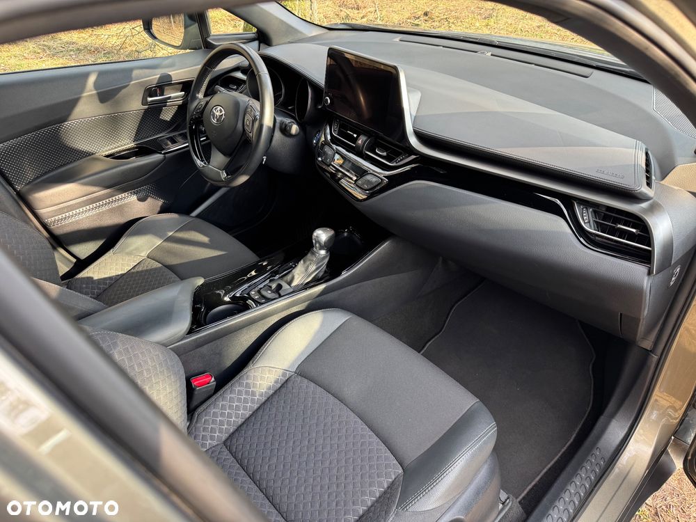 Toyota C-HR - 13