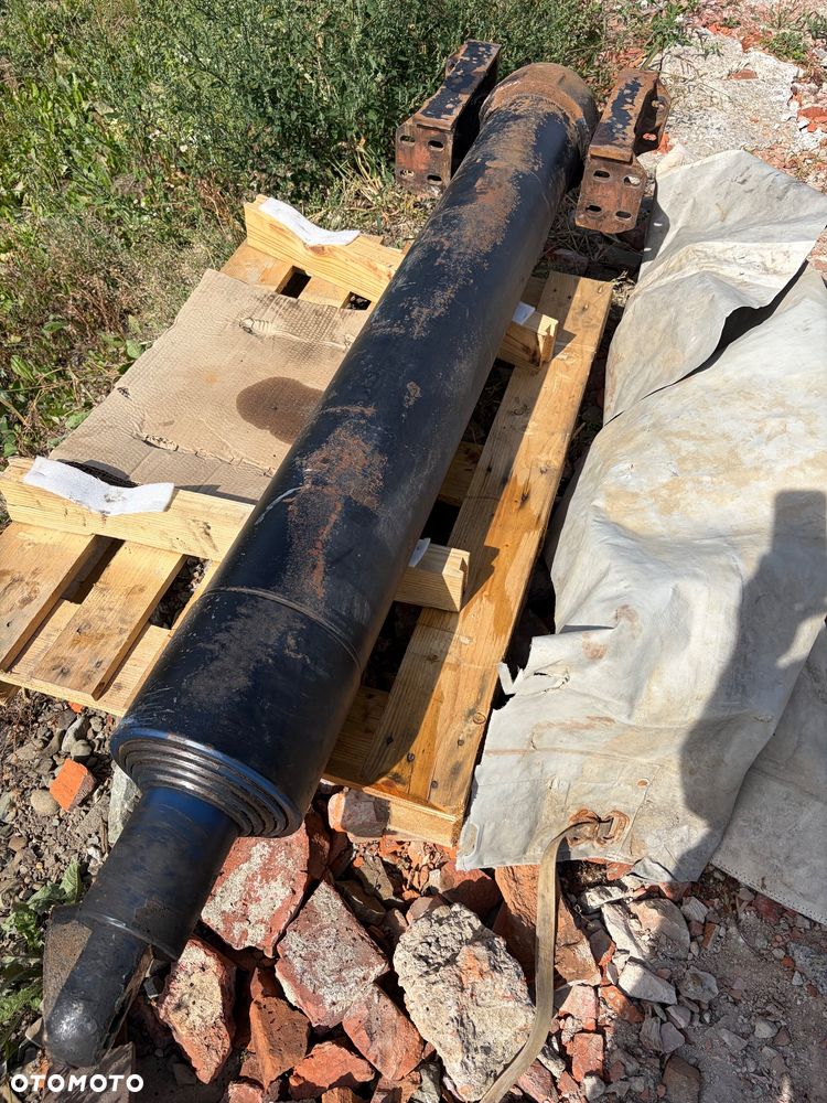 Siłownik hydrauliczny wywrot naczepa - 1