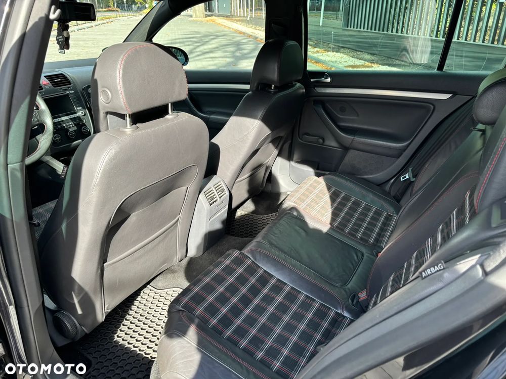 Volkswagen Golf 2.0 TSI GTI Edition 30 DSG - 17