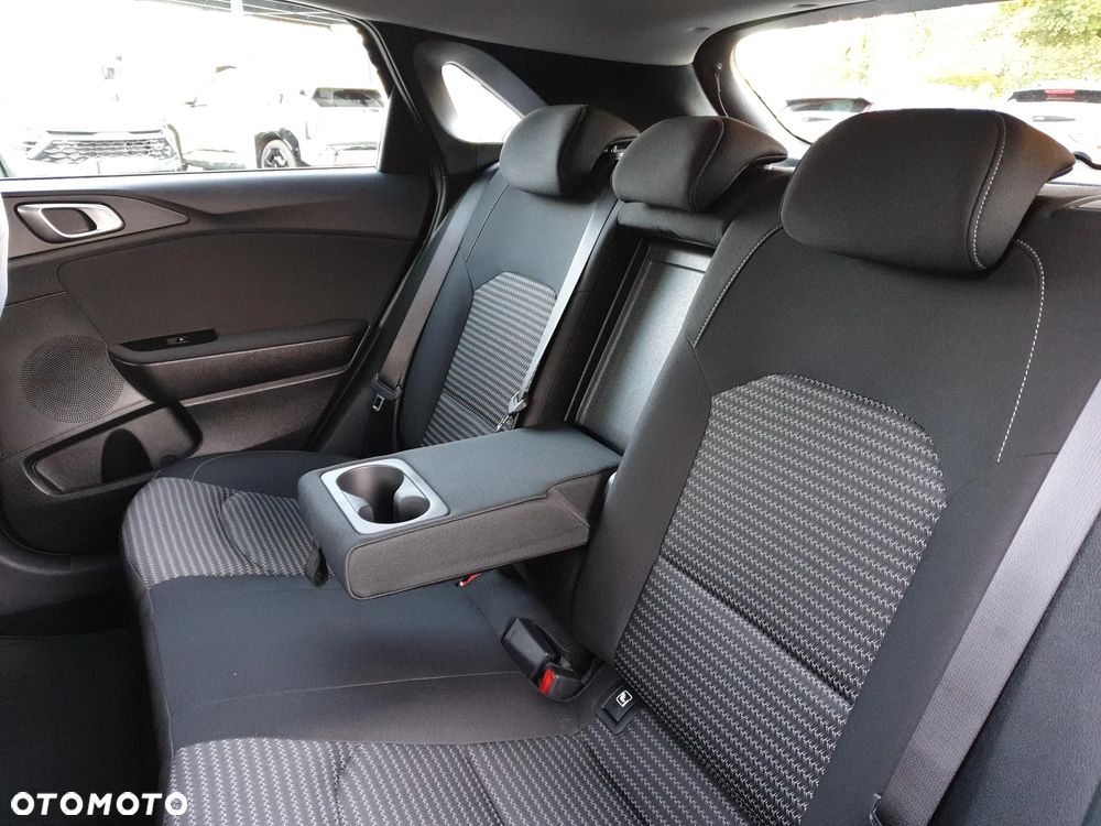 Kia Ceed 1.5 T-GDI M - 16