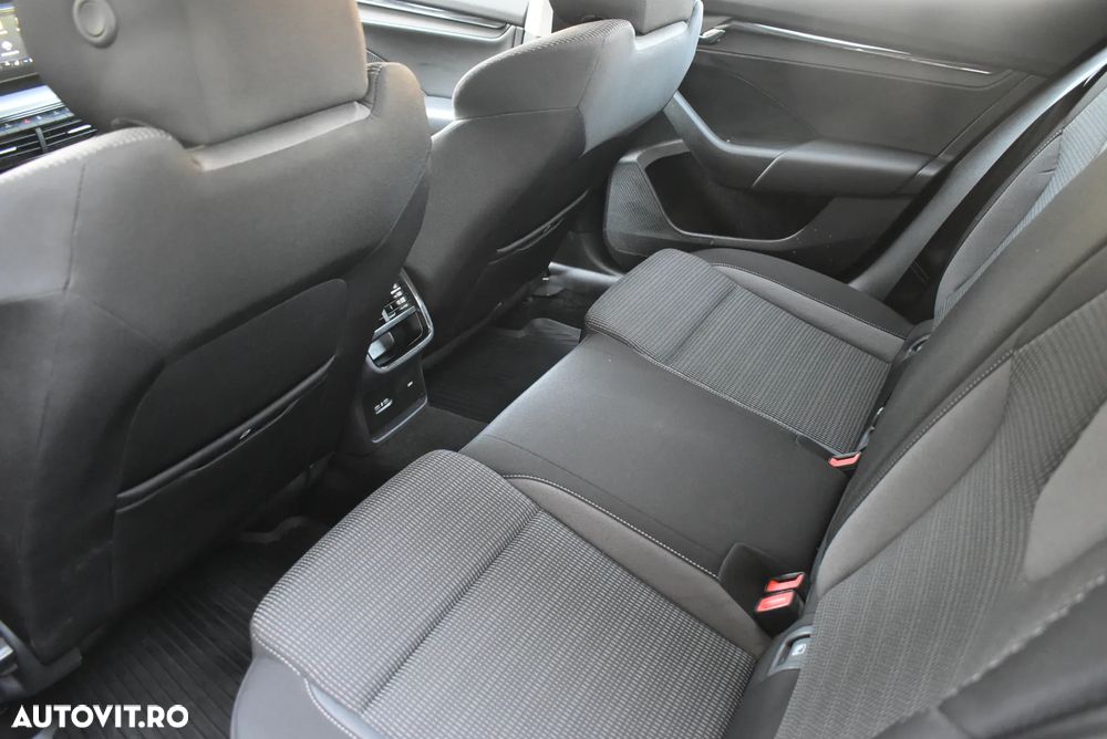 Skoda Octavia 2.0 TDI DSG Ambition - 22