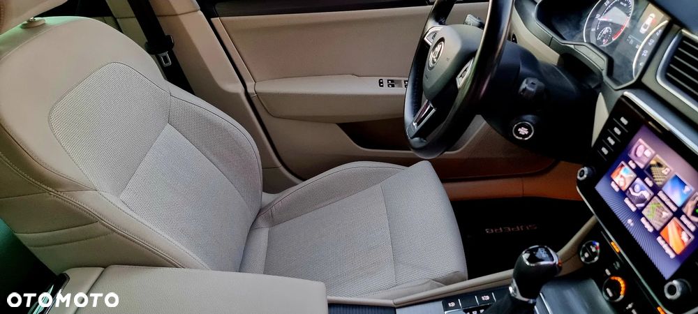Skoda Superb 2.0 TSI Style DSG - 37