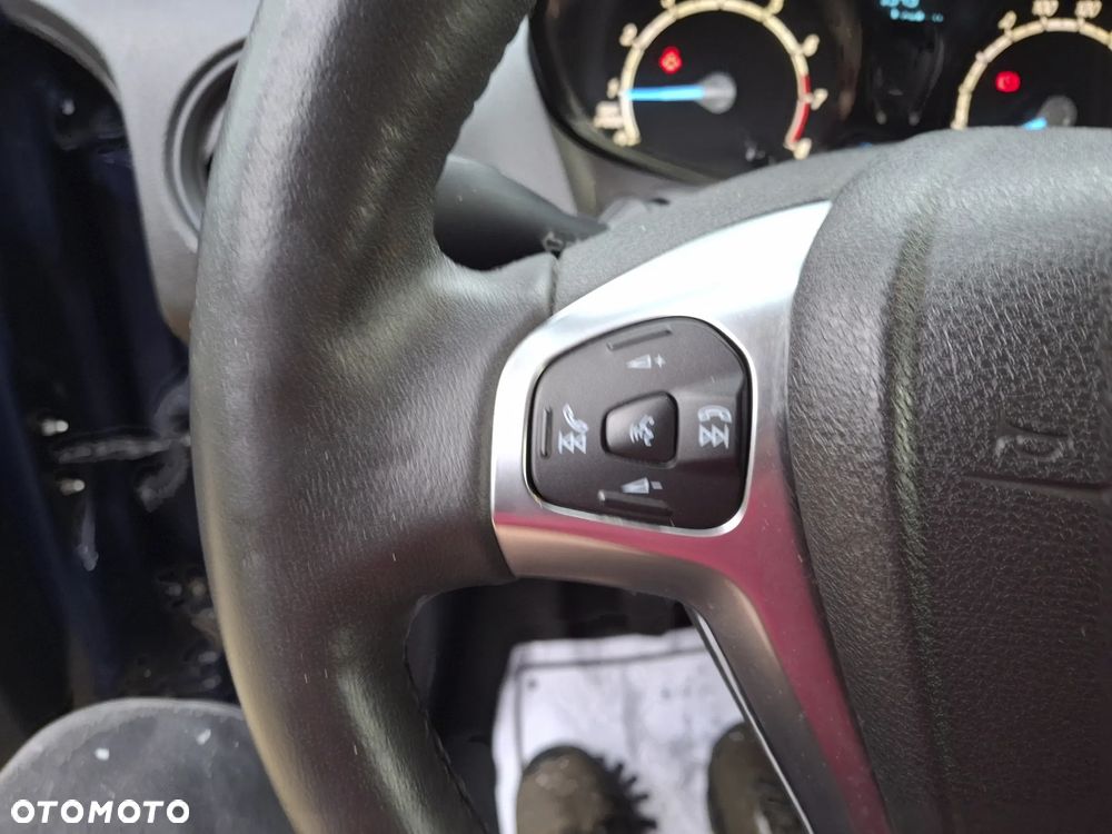 Ford Tourneo Courier 1.0 EcoBoost Ambiente - 27