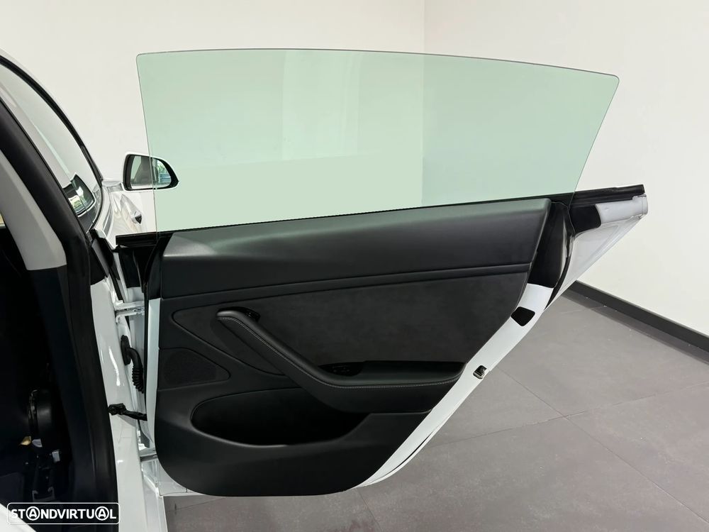 Tesla Model 3 Long Range AWD Dual Motor - 40