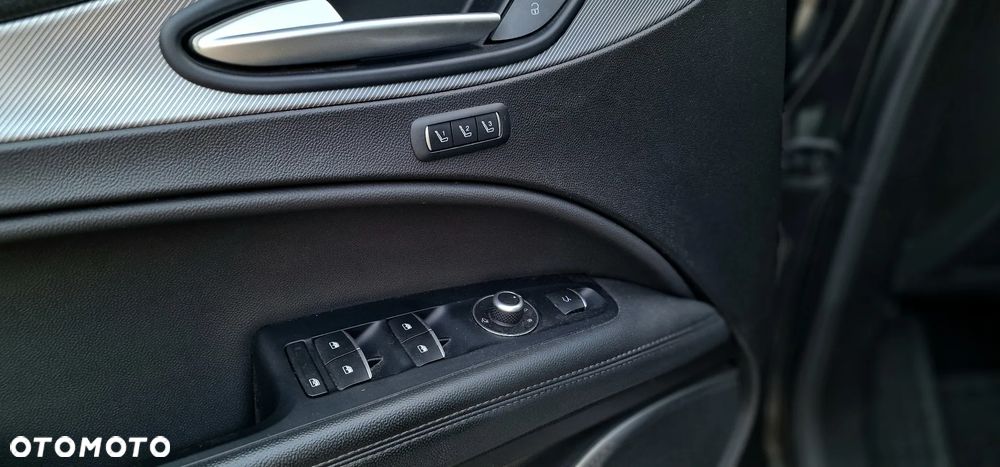 Alfa Romeo Stelvio 2.0 Turbo Veloce Q4 - 13