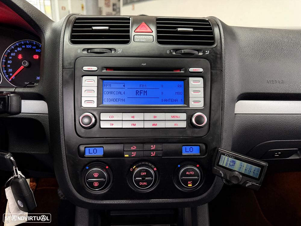 VW Jetta 1.9 TDi Sportline - 17