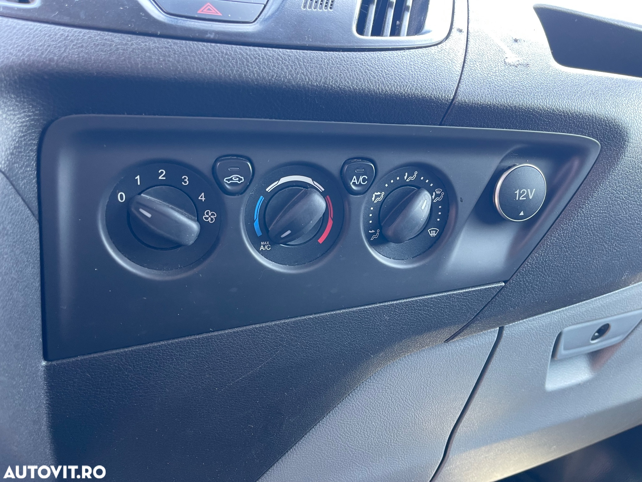 Ford Transit Custom 310 LWB Combi Van Trend - 16